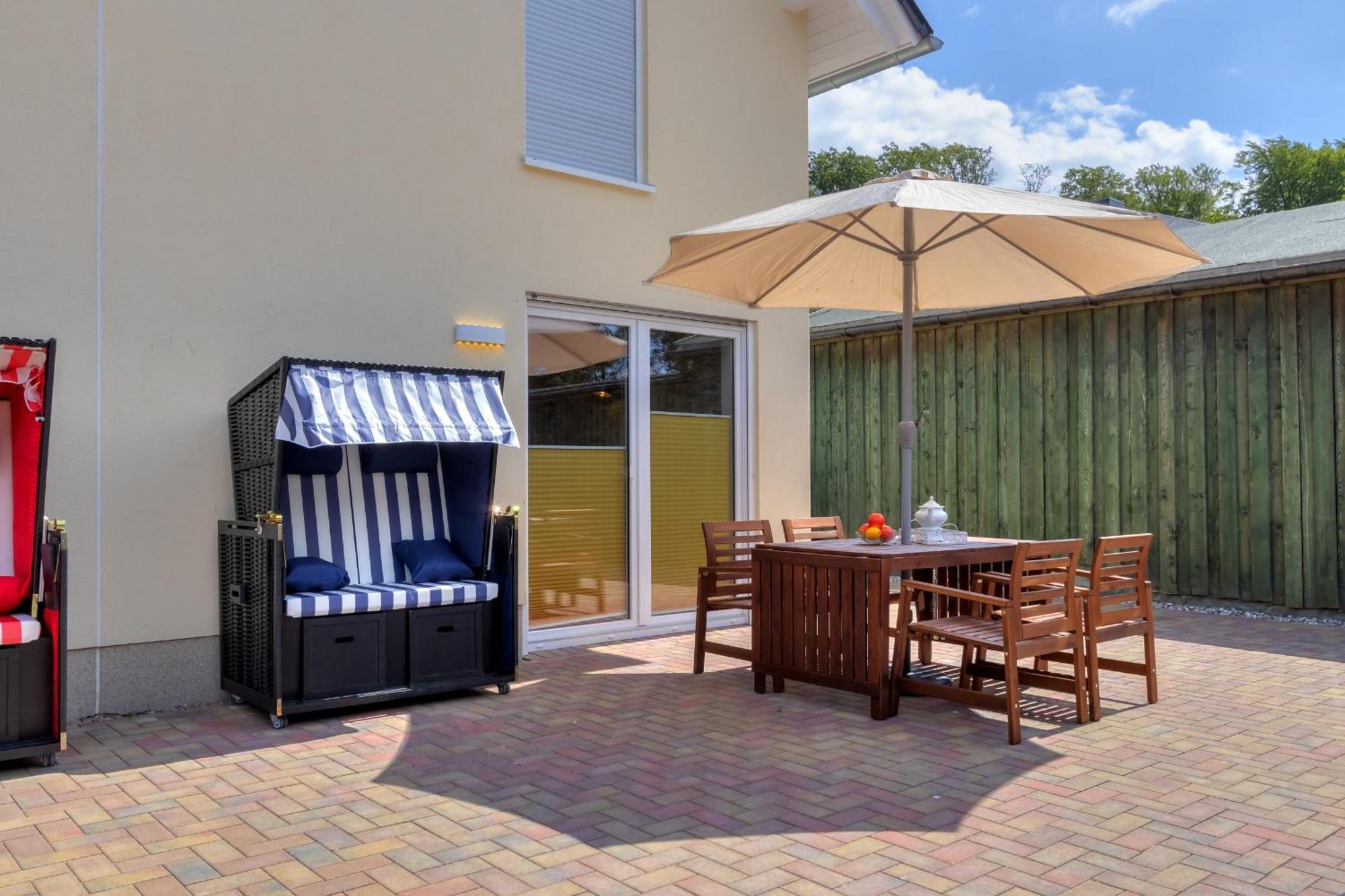 Haus Strandkoerv Mit Fass-Sauna Loddin Εξωτερικό φωτογραφία