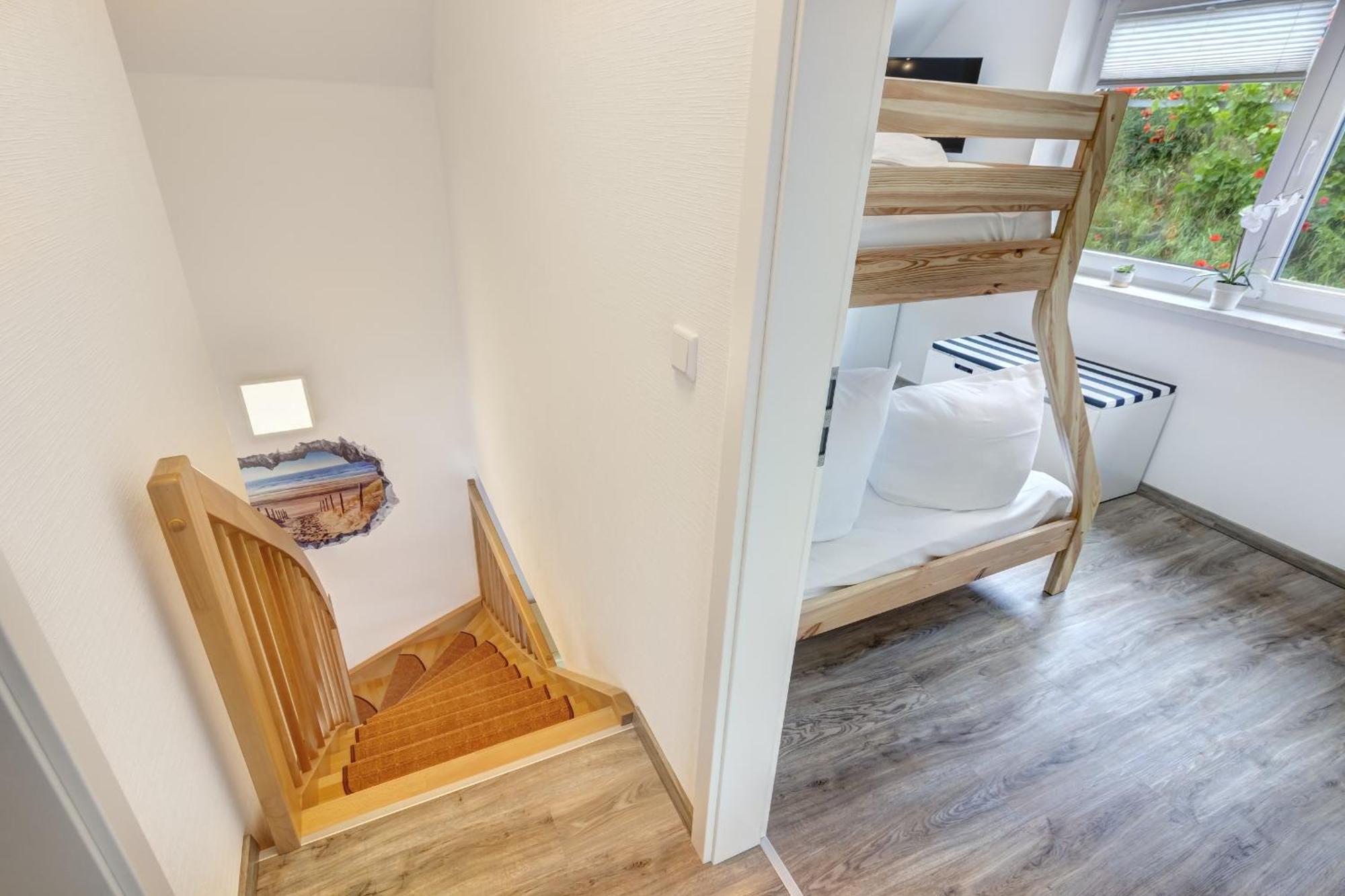 Haus Strandkoerv Mit Fass-Sauna Loddin Εξωτερικό φωτογραφία