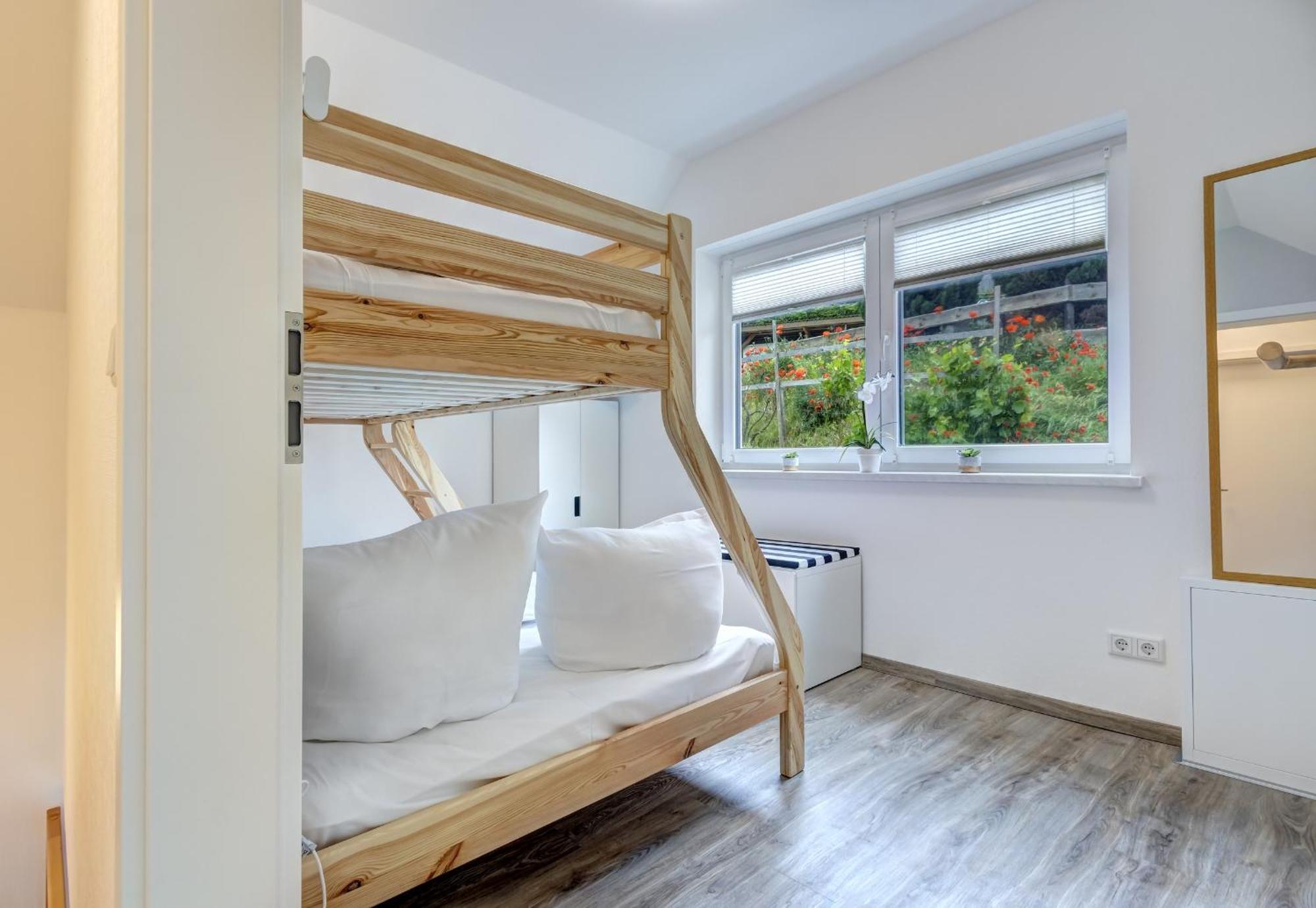 Haus Strandkoerv Mit Fass-Sauna Loddin Εξωτερικό φωτογραφία