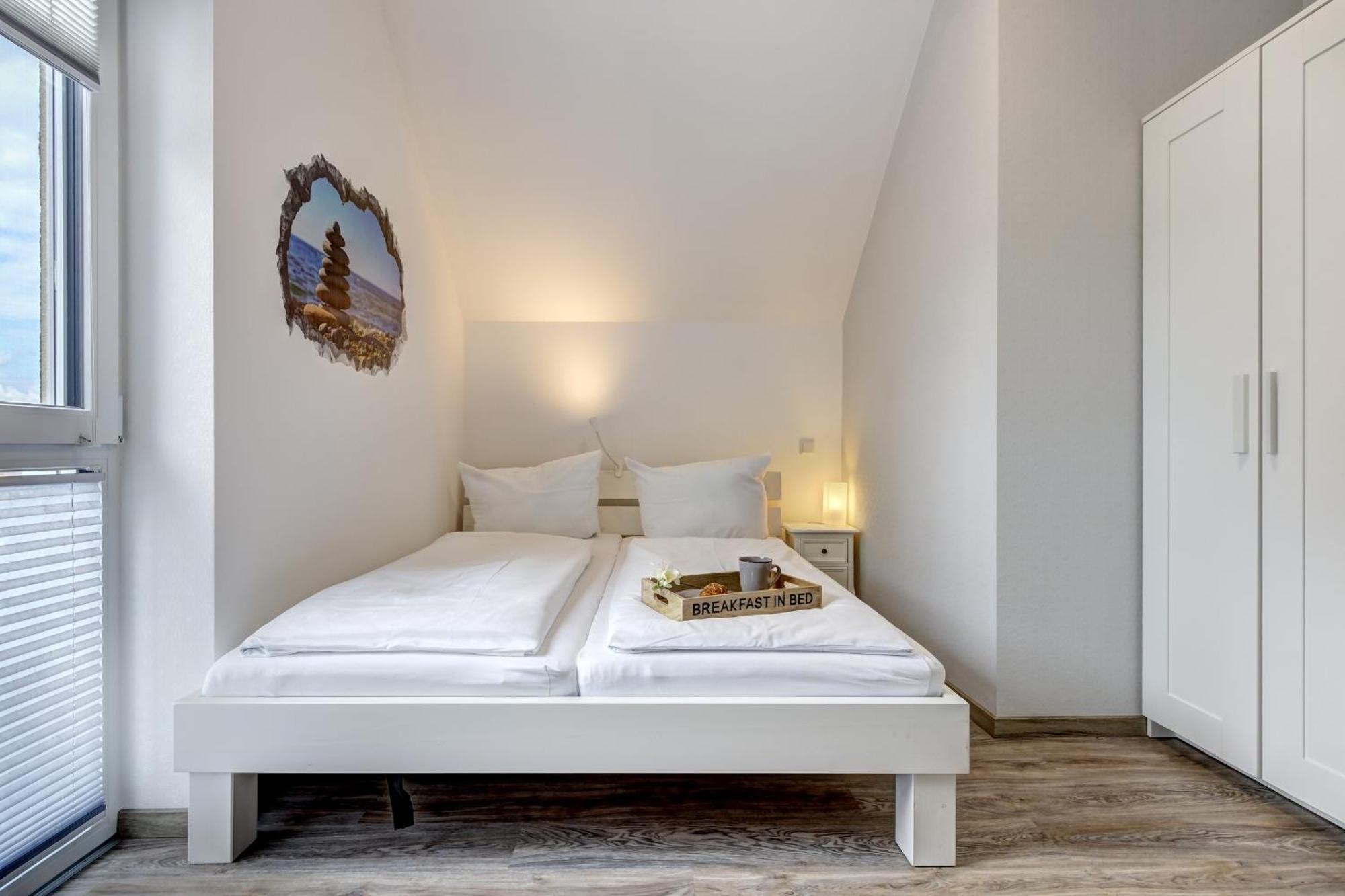 Haus Strandkoerv Mit Fass-Sauna Loddin Εξωτερικό φωτογραφία